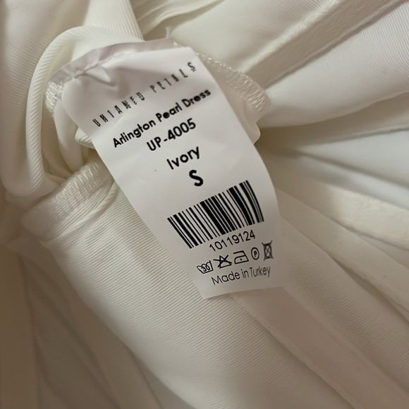 Untamed Petals Parker Mini Dress - Picture 6 of 7